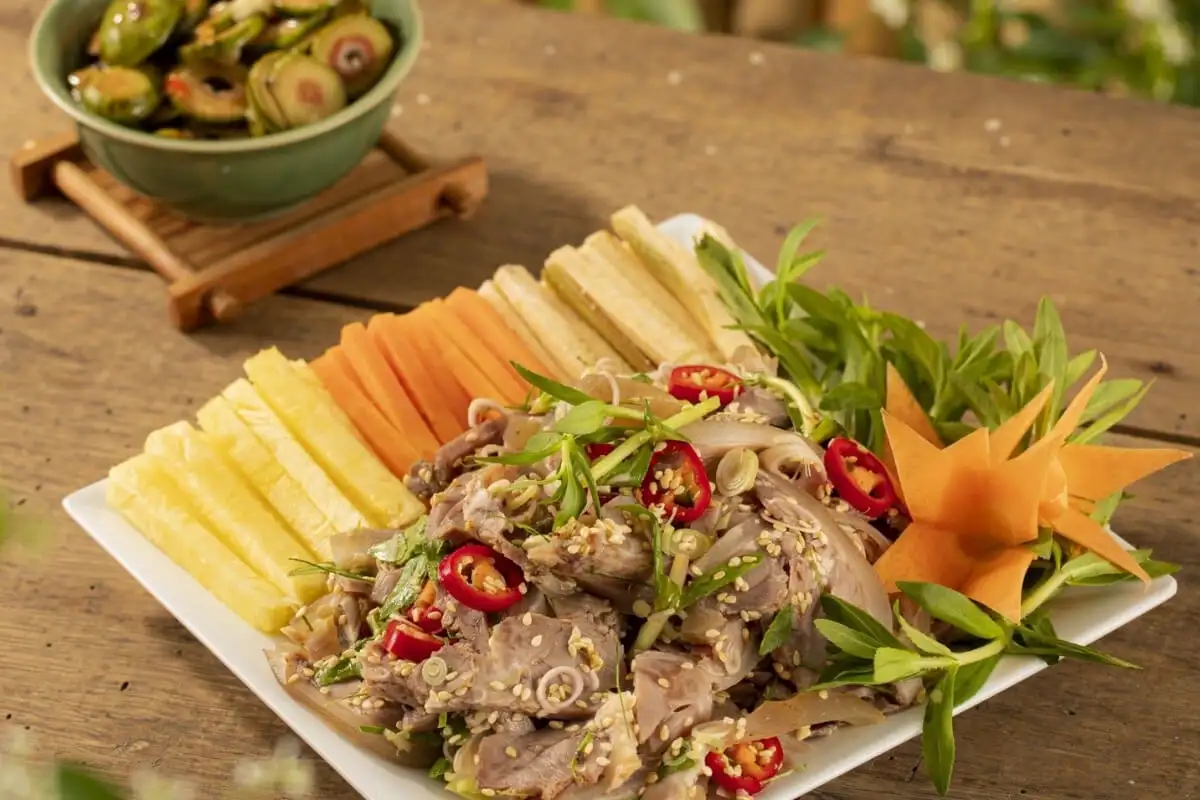 What to Eat in Ninh Binh: A Complete Food Guide for Tourists